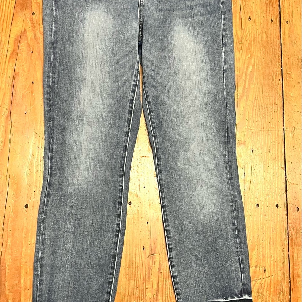 Liverpool Women's Cropped Blue Jeans